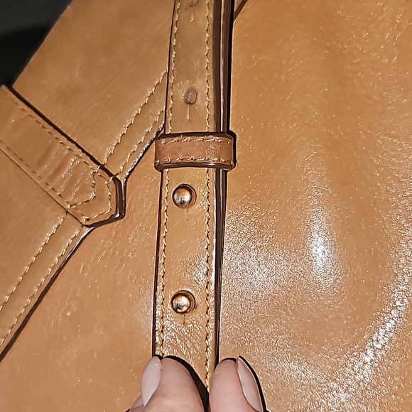 Stella and Dot Covet Sloane Crossbody Bag with Arrow Tassel - Picture 9 of 10